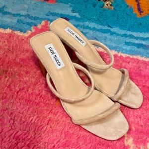 Steve Madden Honey Tan Suede Wood-Look Block Heel Sandals.